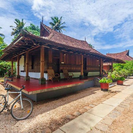 Stayvista At La Riva Heritage Villa With Bicycle Alappuzha Екстер'єр фото