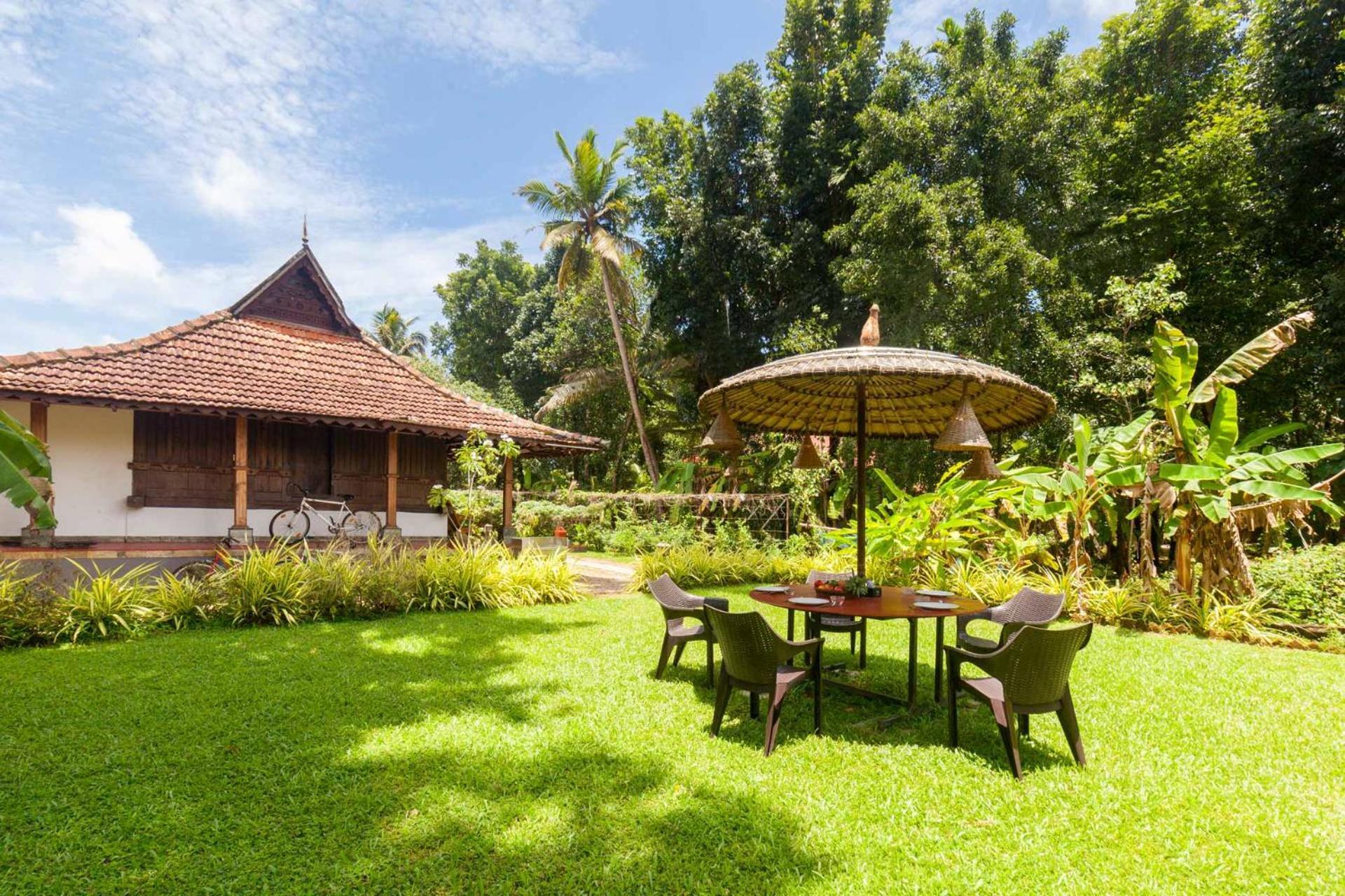 Stayvista At La Riva Heritage Villa With Bicycle Alappuzha Екстер'єр фото