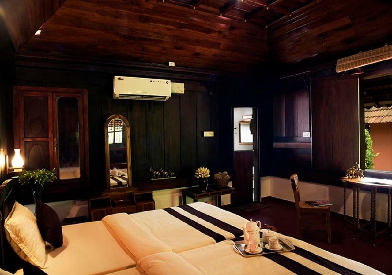 Stayvista At La Riva Heritage Villa With Bicycle Alappuzha Екстер'єр фото