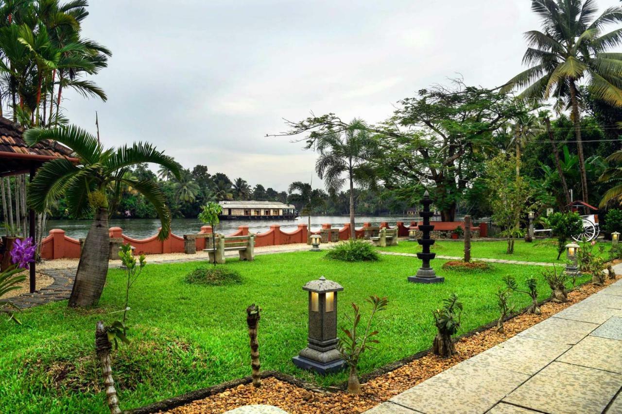 Stayvista At La Riva Heritage Villa With Bicycle Alappuzha Екстер'єр фото