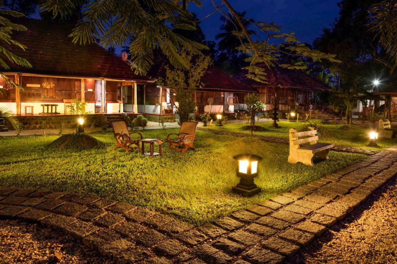 Stayvista At La Riva Heritage Villa With Bicycle Alappuzha Екстер'єр фото