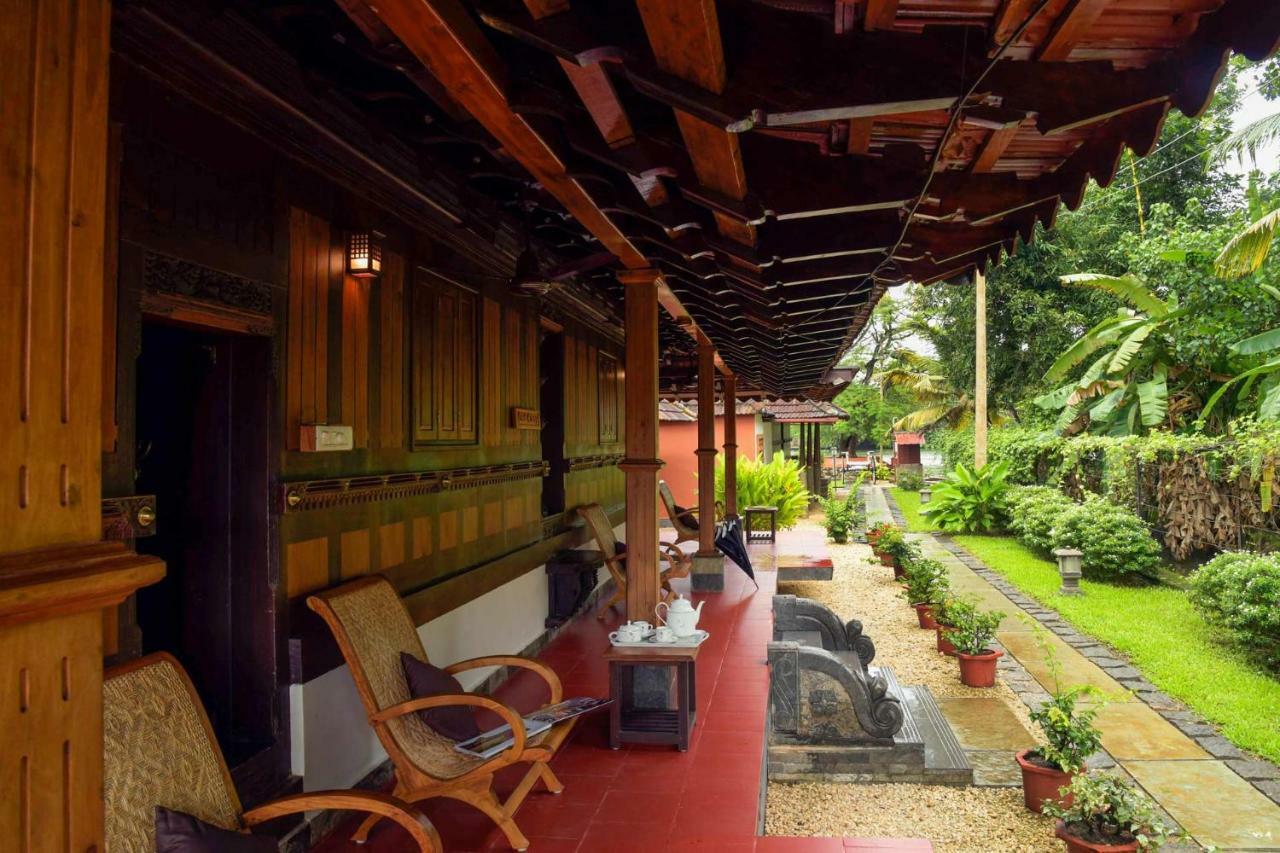 Stayvista At La Riva Heritage Villa With Bicycle Alappuzha Екстер'єр фото