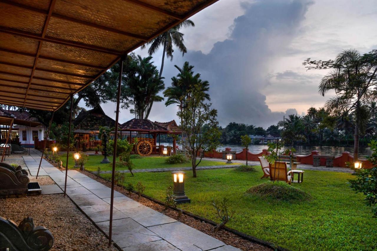 Stayvista At La Riva Heritage Villa With Bicycle Alappuzha Екстер'єр фото